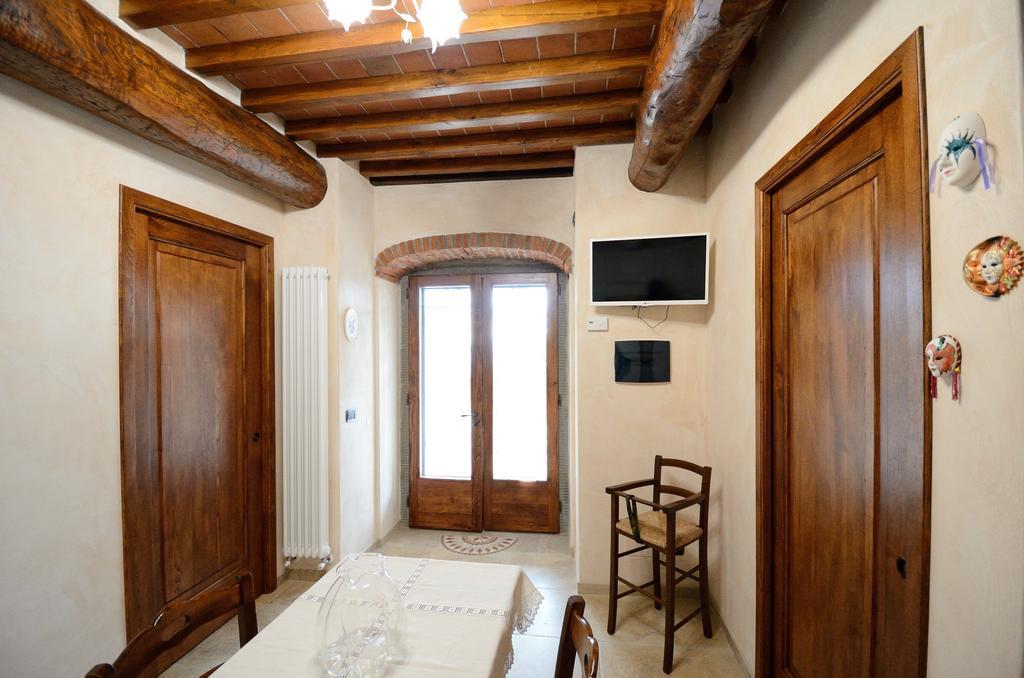 Castelfranco di Sopra Agriturismo Villa Iris חדר תמונה
