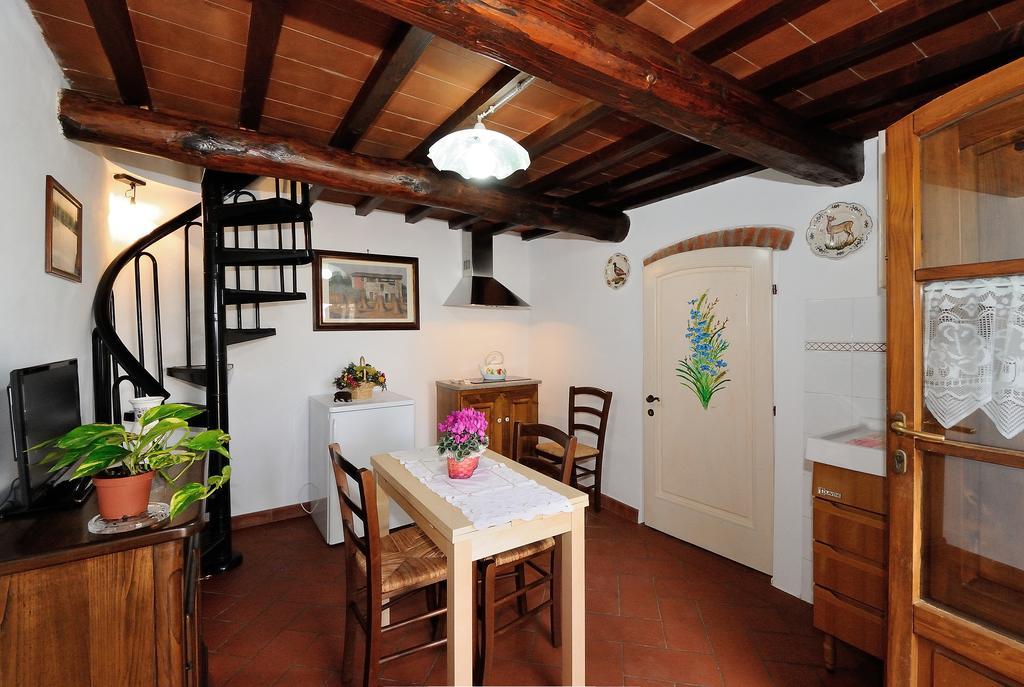 Castelfranco di Sopra Agriturismo Villa Iris חדר תמונה